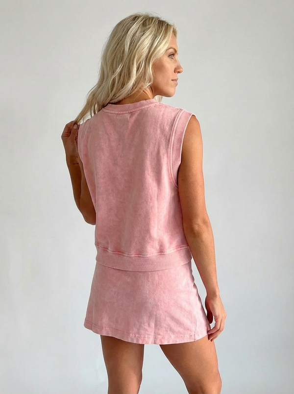 Customer wearing the auvora Summer Essential Set 4